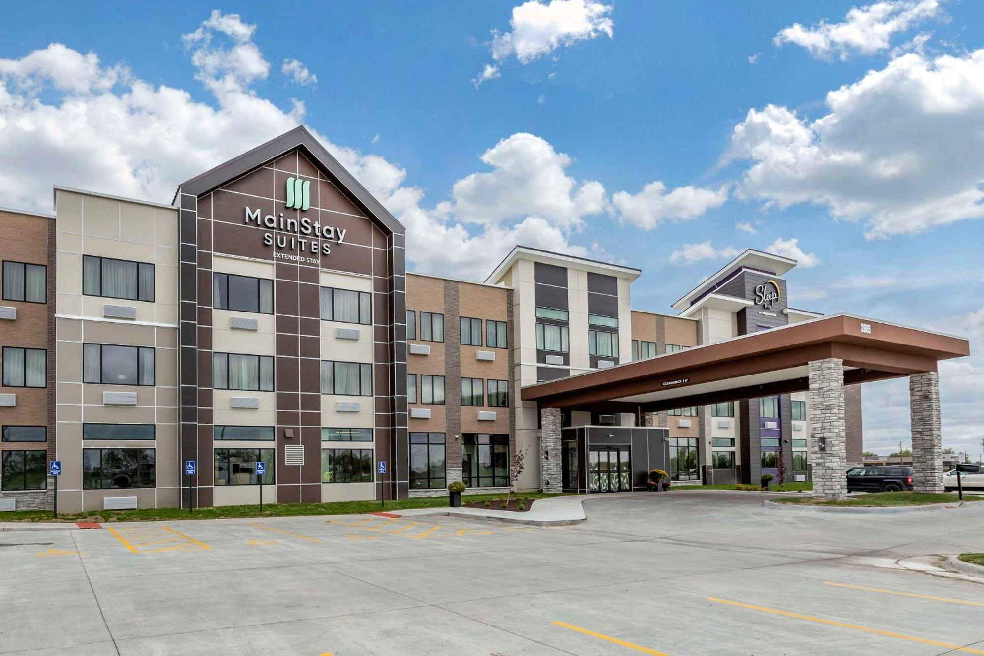 Sleep Inn & Suites Milwaukee-Franklin Franklin  ภายนอก รูปภาพ